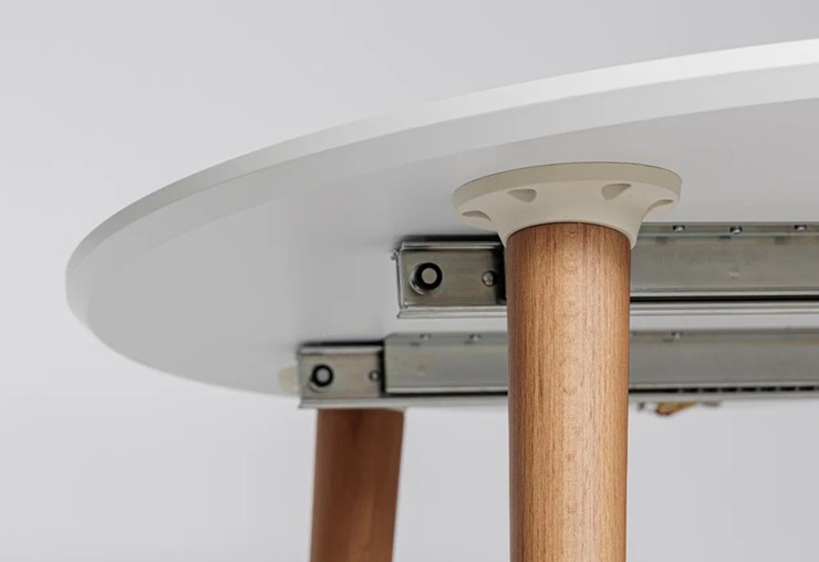 Кухонный стол круглый Белая Эмаль д. 90 см МДФ ножки светлый орех в Южно-Сахалинске - изображение 3